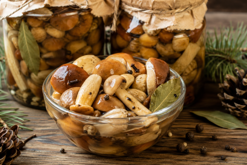 С этим маринадом грибы получаются идеальными: советуют хозяйки Алексеевского района
