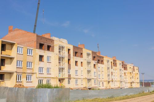 В поселке Алексеевское продолжается возведение 96-квартирного жилого дома по улице Салиха Баттала