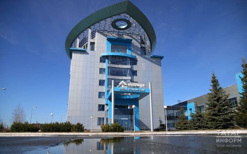 В «Алабуге» наградили лучших студентов и ветеранов стройотрядов