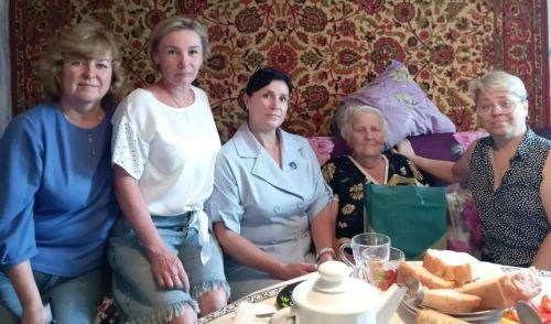 Детство в войну, 60 лет в браке и любовь к цветам: 90 лет Надежды Морозовой