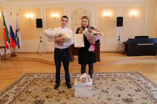 В Алексеевском районе прошла церемония имянаречения 100-го новорожденного