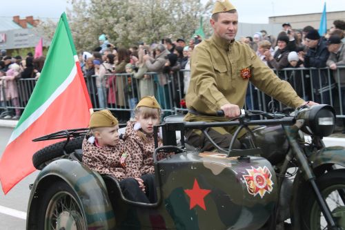 В Алексеевском прошел парад Победы