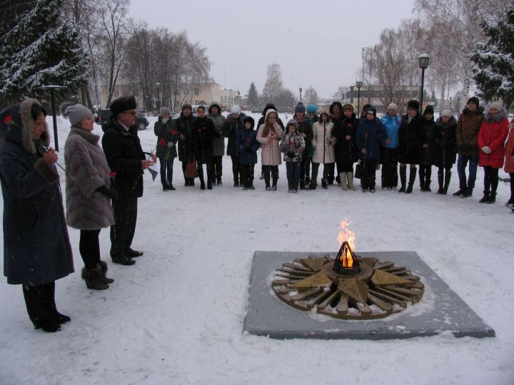 Фоторепортаж: алексеевцы почтили память героев Отечества