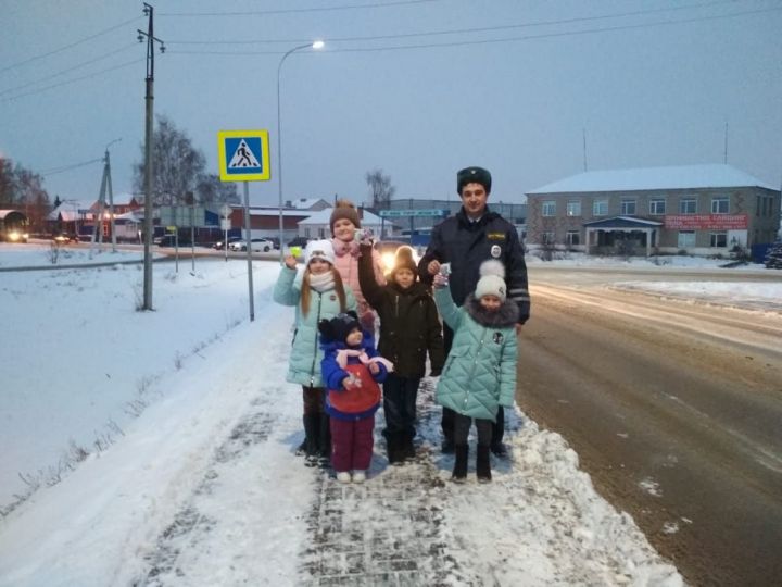 Дети должны носить светоотражатели!