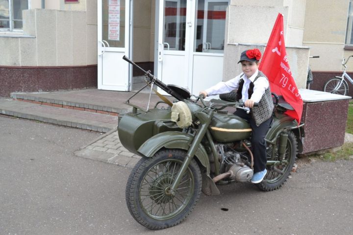 Поисковый отряд Клуба "Юнармеец" в рамках подготовки к празднованию 75-летия Великой Победы запустил проект "Марш Победы"