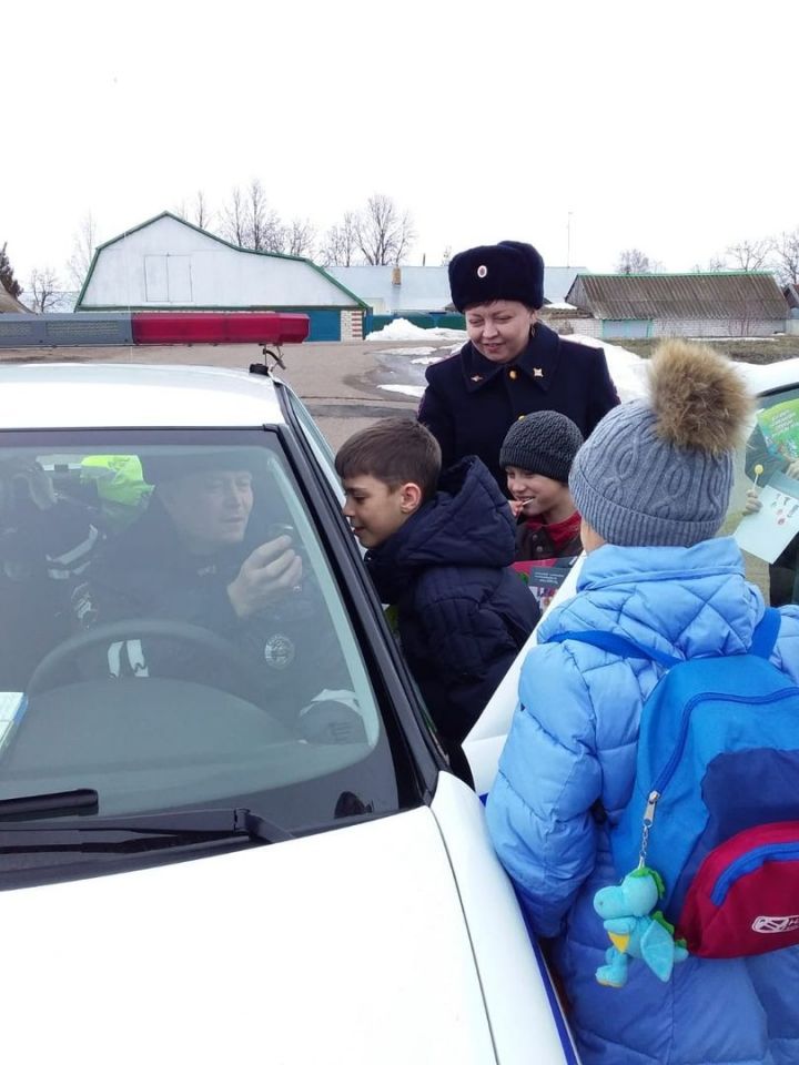 29 марта отделение ГИБДД по Алексеевскому району посетили ребята из "Заботы"