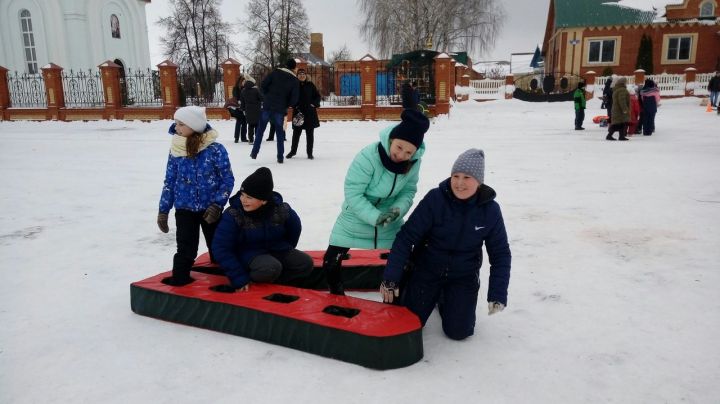 Большой Фоторепортаж: Новогоднее представление у центральной ёлки в Алексеевском