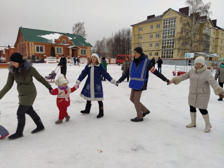 Большой Фоторепортаж: Новогоднее представление у центральной ёлки в Алексеевском