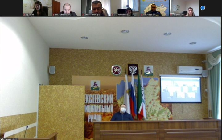 Главе района Сергею Демидову доложили о ситуации с коронавирусом в Алексеевском