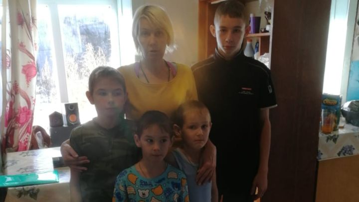 В Алексеевском районе 14-летний мальчик услышал сигнал пожарного извещателя и спас трëх своих братьев из горящего дома