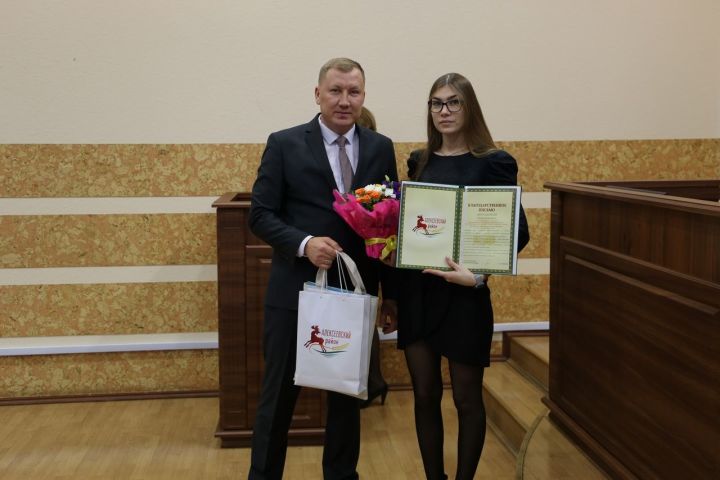 В Алексеевском наградили волонтеров, которые развозят лекарства