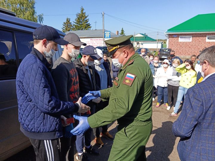 Четверо алексеевцев отправились служить в армию