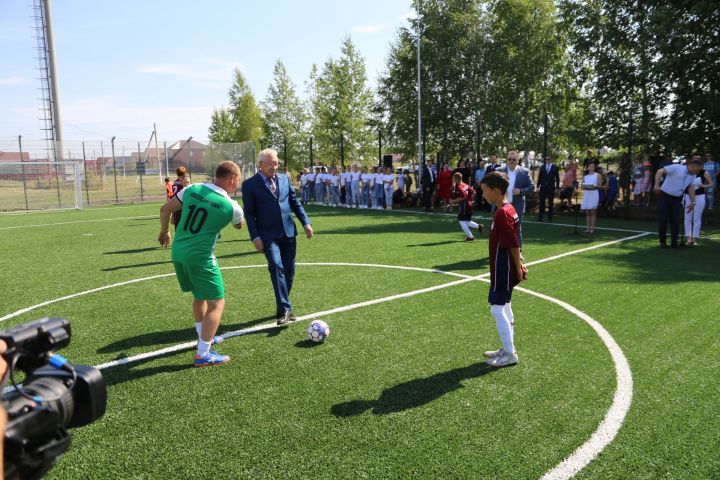 Сегодня в Алексеевском открыли новую спортивную площадку