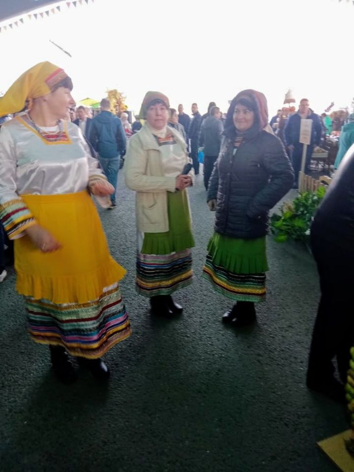 Сотрудники отдела образования представляют Алексеевский район на ярмарке в Казани