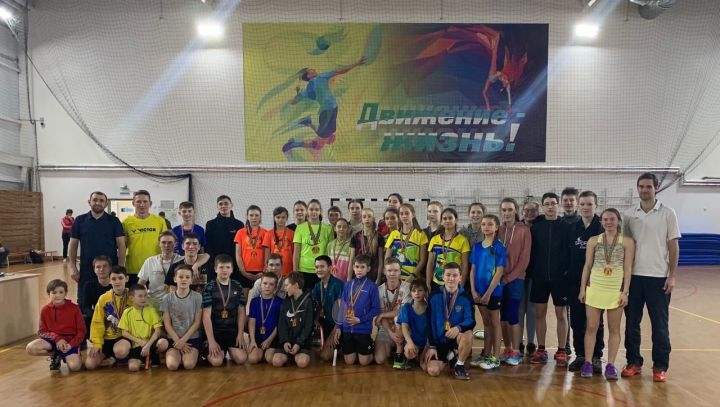 С 15 по 17 января в Алексеевском прошел III традиционный открытый турнир по бадминтону на призы «Алексеевскдорстроя»