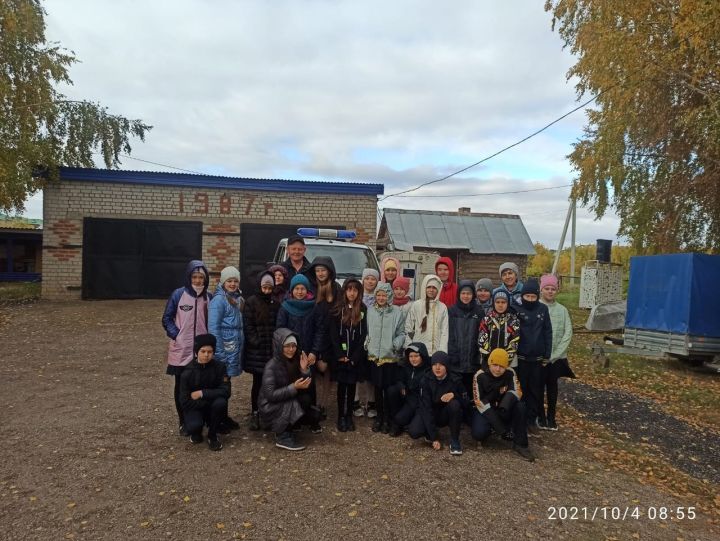 Школьники из Алексеевеского побывали в гостях у спасателей