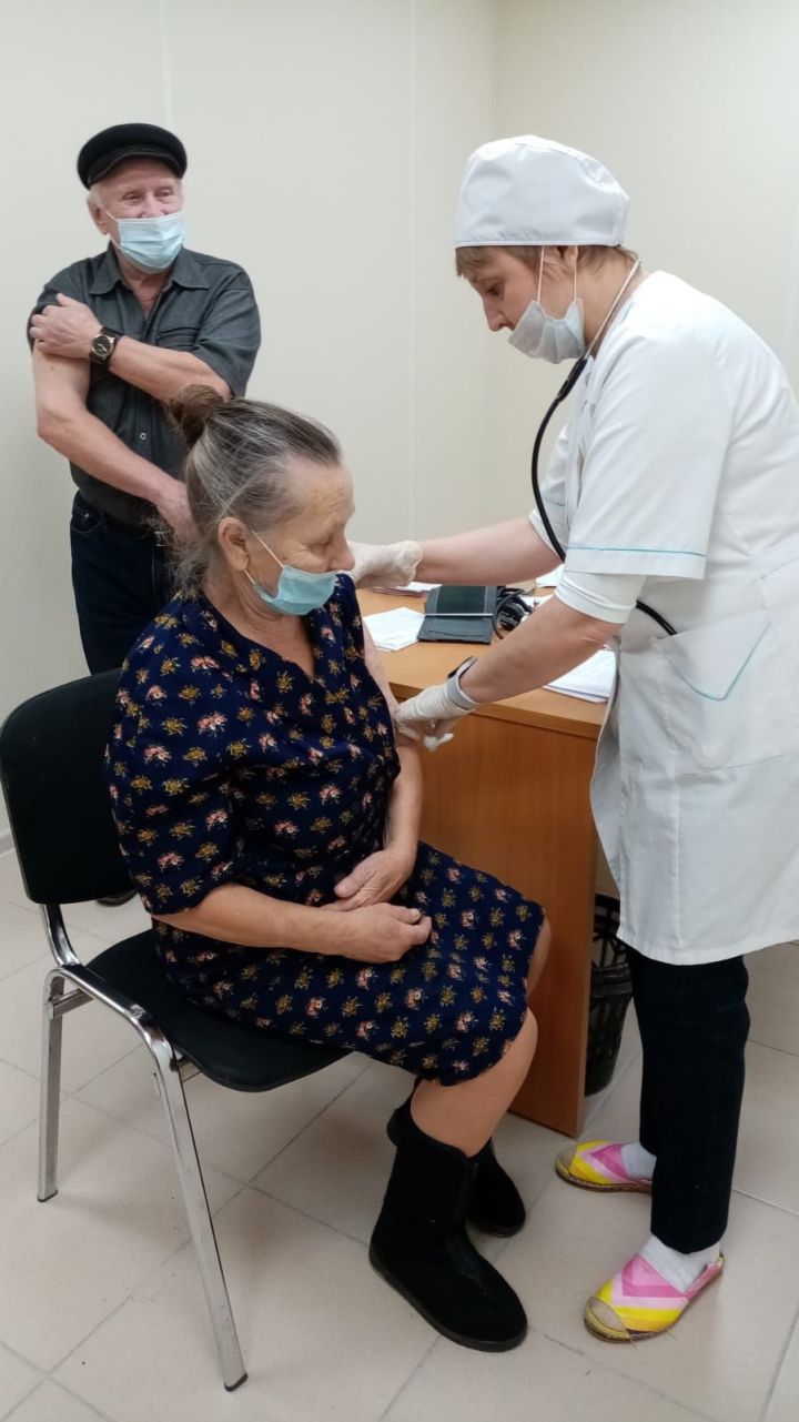 Алексеевск районында өлкәннәрне вакциналаштыруга илтү дәвам итә