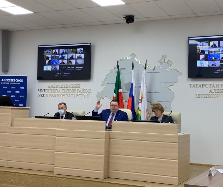 В Алексеевском состоялось 10-е заседание районного Совета Алексеевского муниципального района четвертого созыва