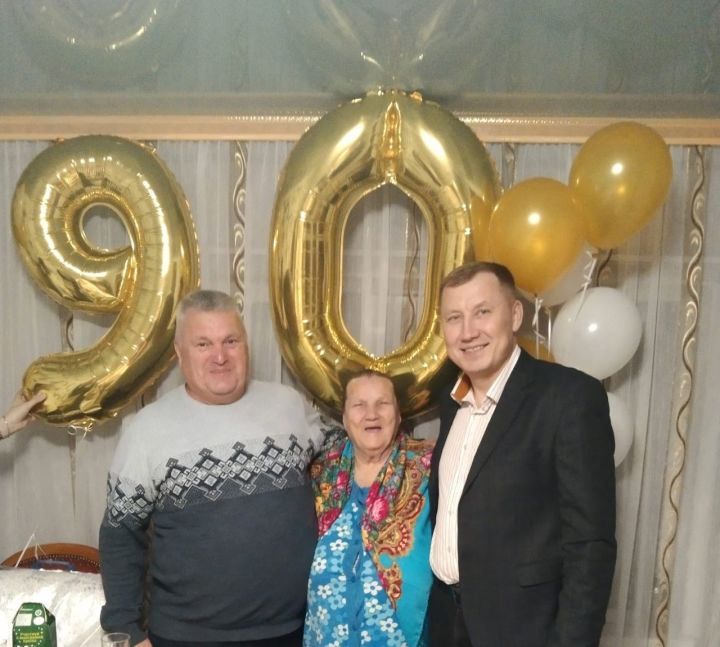 Поздравления с 90-летием со дня рождения принимает ветеран труда, жительница н.п. Билярск Салюкова Любовь Николаевна