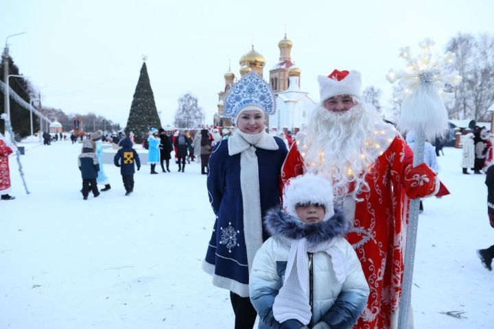 Программа новогодних гуляний в Алексеевском районе РТ