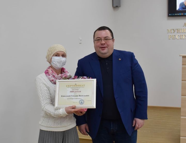 Глава района Сергей Демидов наградил волонтёров