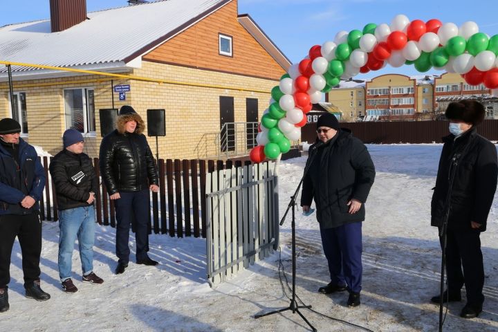 Алексеевцы стали обладателями квартир в новых домах, построенных по программе «Обеспечение жильем детей-сирот».