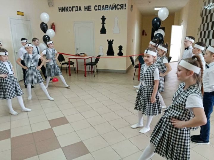 В Алексеевской начальной школе №4 состоялось открытие шахматной зоны