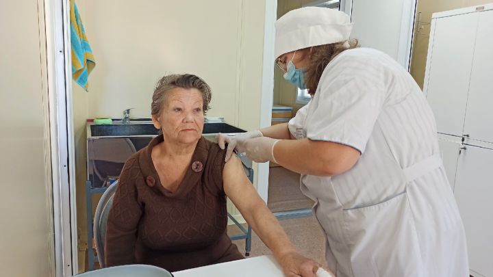 В Алексеевском районе организована вакцинация в трудовых коллективах