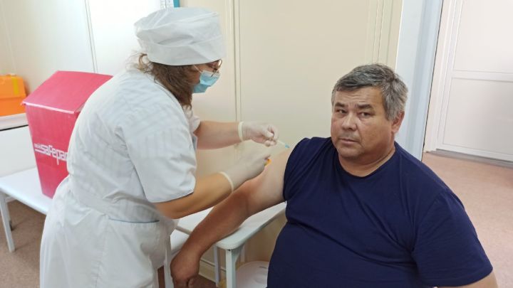 В Алексеевском районе организована вакцинация в трудовых коллективах