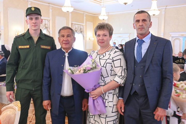 Рустам Минниханов провёл традиционный приём лучших семей республики