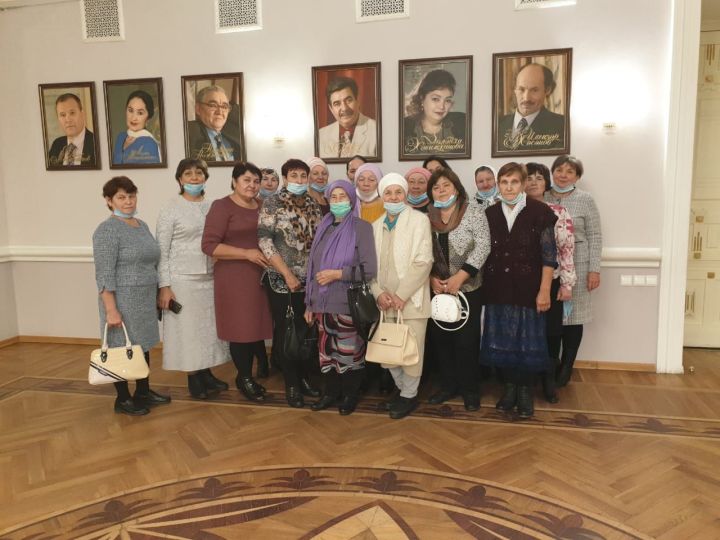 Жители Больших Тиган и Ошняка побывали на театральной постановке