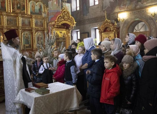 В Воскресной школе имени Дмитрия Тростянского состоялось рождественское представление