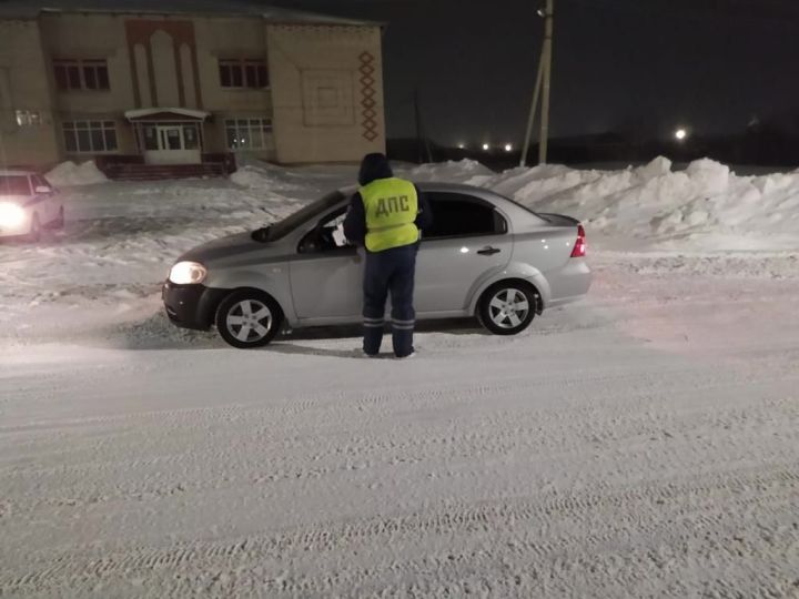 Сотрудники отдела МВД России по Алексеевскому району провели массовую проверку водителей, направленную на пресечение нарушений ПДД