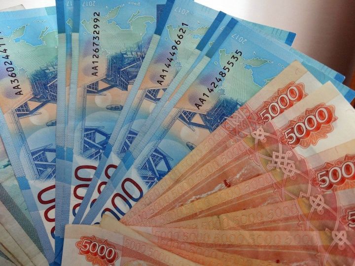 По 2 500 рублей поступят на счета российских граждан