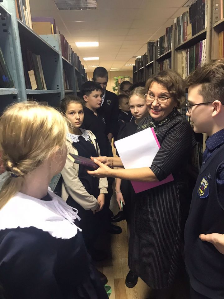 Алексеевским школьникам в библиотеке провели литературный квест