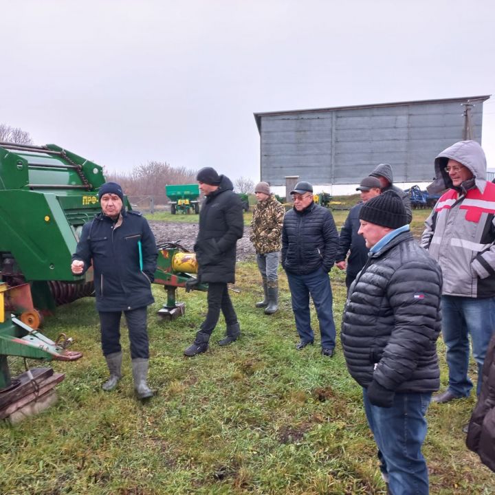 В Алексеевском сельскохозяйственную технику готовят к зиме