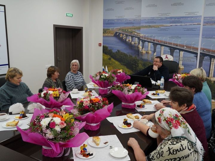 Глава Алексеевского района встретился с солдатскими матерями