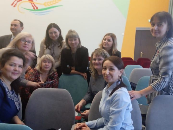 Специалистов Алексеевского района научили работе с семьями группы риска