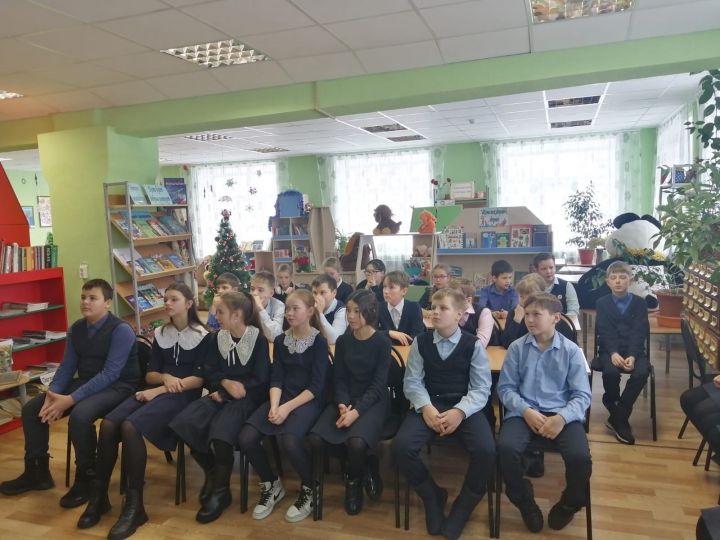 Алексеевским школьникам рассказали о Дне Героев Отечества