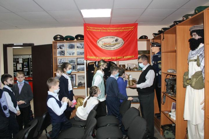 Алексеевские школьники побывали в гостях у ветеранов Афганистана