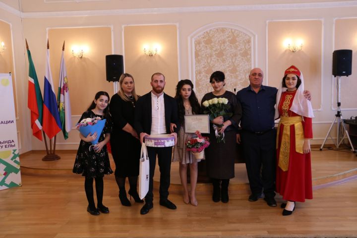 В Алексеевском ЗАГСе состоялась армянская свадьба