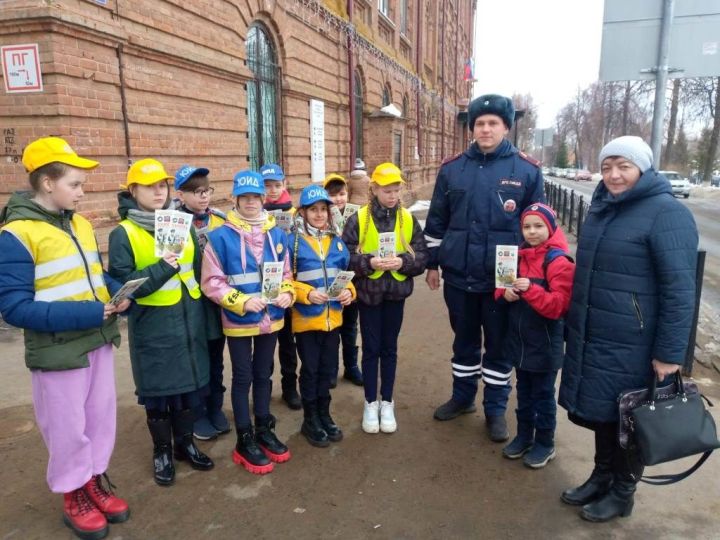 Юные инспекторы движения из Татарстана следят за дорожной безопасностью в период весенних каникул
