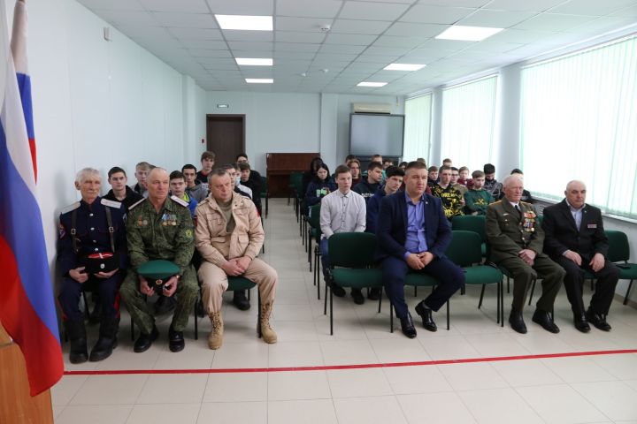 Алексеевские студенты к службе в армии готовы