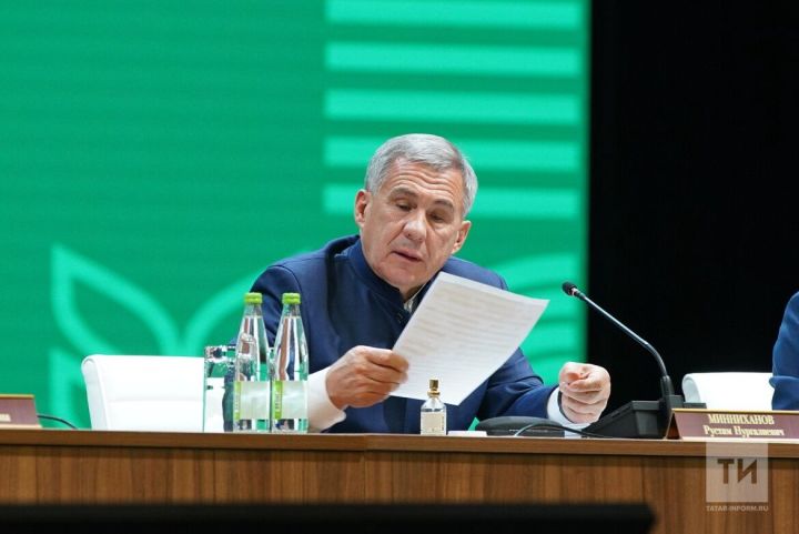 В прошлом году Президент РТ Рустам Минниханов заработал 8,6 млн рублей