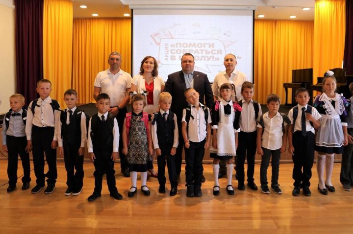 Алексеевские благотворители помогли собраться в школу