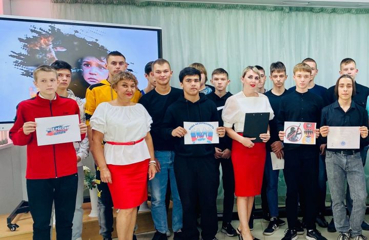 Студенты Алексеевского аграрного колледжа почтили память погибших в Беслане