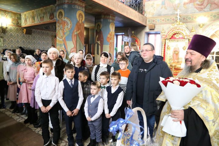 Алексеевскилылар правослауларның төп бәйрәмен- Раштуаны төнге гыйбадәттә каршы алдылар
