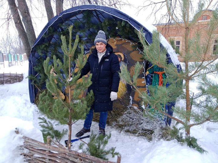 Житель Алексеевского десять лет подряд создаёт Рождественский вертеп