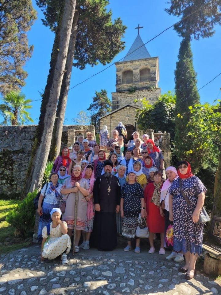 Прихожане храма Воскресения Христова совершили паломническую поездку по святым местам в Абхазию