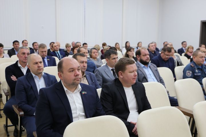 В Алексеевском состоялось 28 заседание Совета Алексеевского района